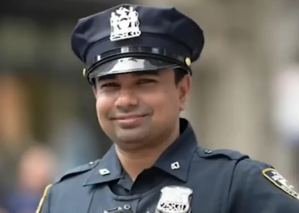 Manhattan Shooting Victims: NYPD Officer Among 4 Killed